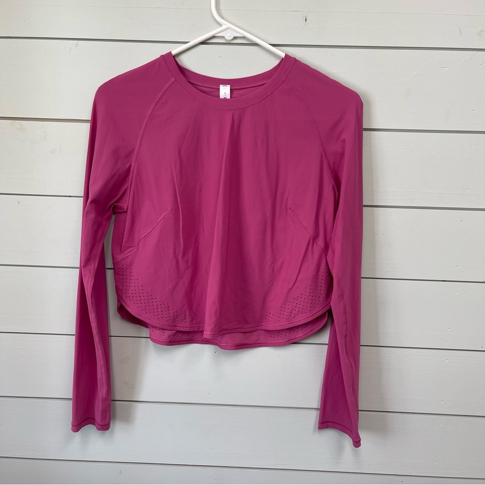 Lululemon pink cropped long sleeve shirt women’s size 4